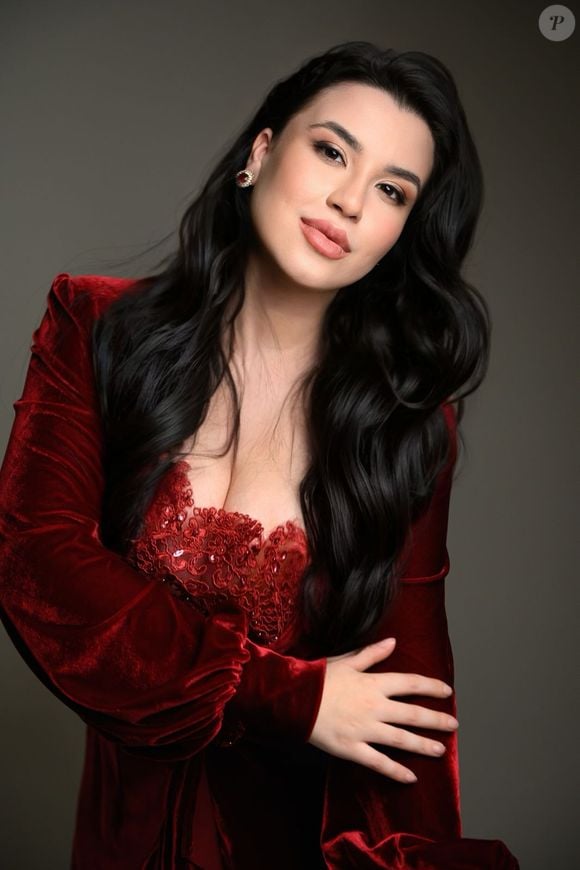 Sensitiva Izadora Morais se apresenta como ‘vidente das celebridades e dos políticos’