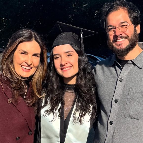 Quem também esteve presente na celebração foi o namorado de Fátima, Túlio Gadêlha, e a namorada de Bonner, Natasha Dantas