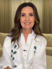 5 blusas brancas bordadas que estão fazendo sucesso na Zara e são as favoritas das mulheres com mais de 50 anos que se vestem com mais estilo