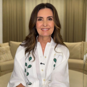 5 blusas brancas bordadas que estão fazendo sucesso na Zara e são as favoritas das mulheres com mais de 50 anos que se vestem com mais estilo
