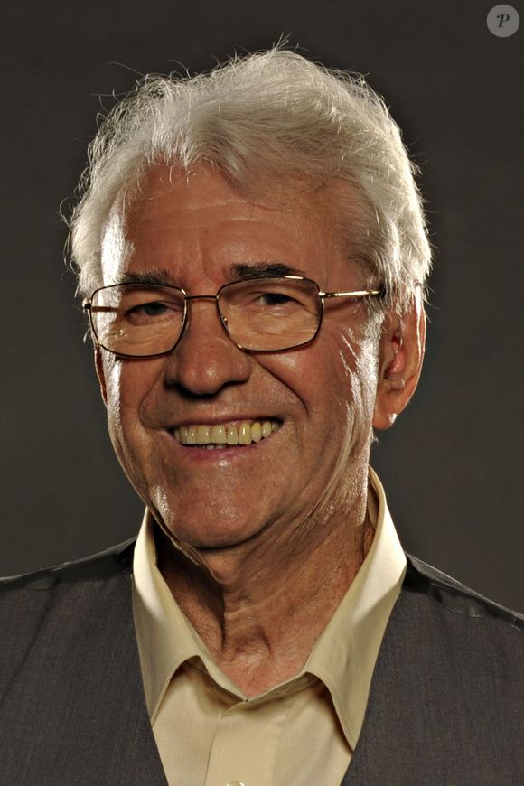 Veterano da dramaturgia brasileira, Juca de Oliveira soma mais de 40 anos de carreira no teatro, cinema e televisão