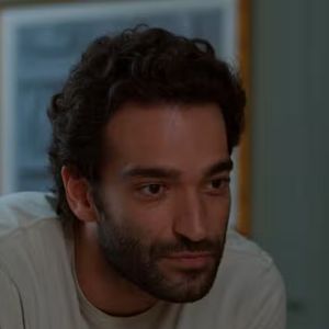 Então, as câmeras vão para Afonso, que prefere não discutir com a mãe