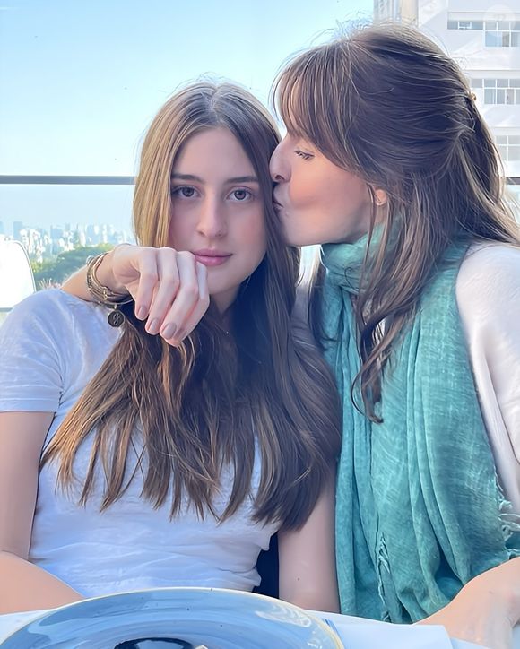 Benício Huck e Luiza Burlamaqui engataram namoro 7 meses após a separação do adolescente e de Duda Guerra