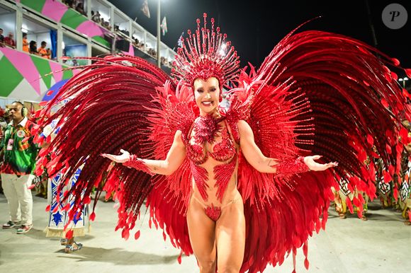 Virgínia Fonseca usou tapa-sexo em desfile da Grande Rio