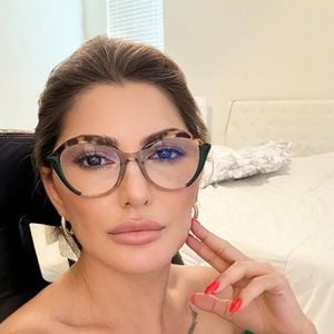 Antonia Fontenelle pediu desculpas públicas a Murilo Huff e detonou Ruth Moreira. O novo posicionamento da youtuber acontece após o escândalo público da mãe de Marília Mendonça