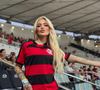 Para completar o visual rubro-negro, a camisa do Flamengo combina o tradicional vermelho e preto com o tênis da Nike