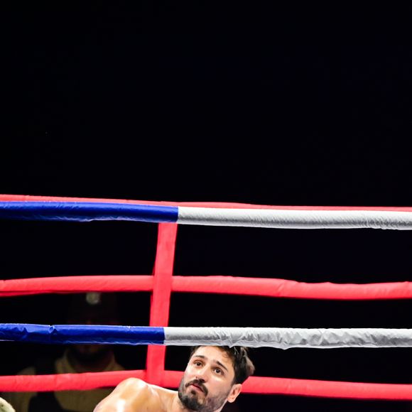 Daniel Rocha enfrentou o rapper TZ da Coronel e foi nocauteado com pouco mais de 1 minuto de luta