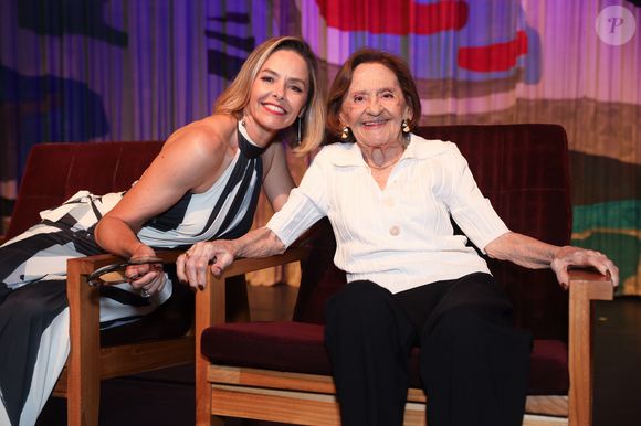 Laura Cardoso, aos 97 anos, foi tietada por Bianca Rinaldi em pré-estreia de filme 'Dona Rosinha'