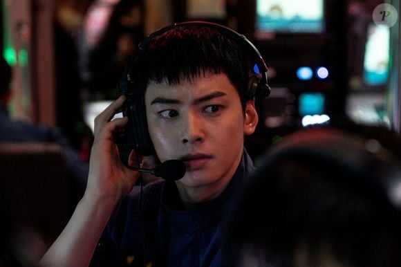 No filme 'Decibel', Cha Eun-woo tem uma das atuações mais maduras de sua carreira vivendo um militar especialista em desarmamento de bombas