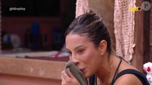 Renata cai no choro após eliminação de Vilma no 'BBB 25'