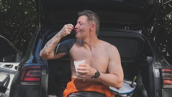 Como ele cresceu! Filho de Sandy e Lucas Lima, Theo aparece em foto rara do cantor e web reage após separação: 'Mudanças fazem bem'