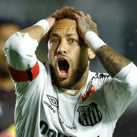 Neymar fora da Copa do Mundo 2026? Lesão na panturrilha pode exigir ‘mais tempo de recuperação’ do que Santos divulga, diz jornalista