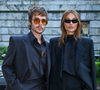 Casais estilosos! Sasha Meneghel e João Lucas investem em alfaiataria elegante, e Isadora Cruz aposta em look dark e texturizado com o namorado no Rio Fashion Week