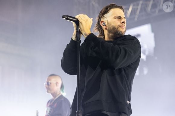 O vocalista M. Shadows, do Avenged Sevenfold, já admitiu que a banda foi vista como um grupo de direita no passado. Em 2020, ele decidiu deixar clara sua posição sobre o racismo nos Estados Unidos