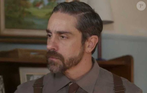 Nelson (Felipe Abib) pede socorro a Anita (Maria Flor) por conta de uma dívida, e acaba fazendo a família de refém na semana de 14 a 19 de abril da novela Garota do Momento