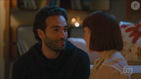 Solange (Alice Wegmann) e Afonso (Humberto Carrão) se entregam ao prazer no capítulo de sexta-feira (4) de 'Vale Tudo'