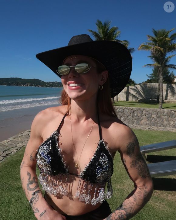 Em entrevista ao Purepoeple, Thaís Vasconcellos revelou que sua dieta é rica em frutas, legumes e proteínas magras, além de água
