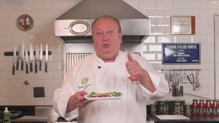 Nunca mais como sardinha enlatada sem graça: aprendi com Érick Jacquin como deixá-la a nível 'MasterChef' com molho de tomate, cebola e manjericão