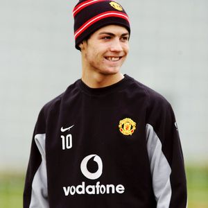 Cristiano Ronaldo dividia opiniões com sua beleza no início da carreira