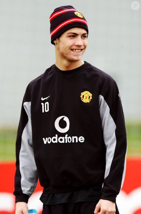 Cristiano Ronaldo dividia opiniões com sua beleza no início da carreira