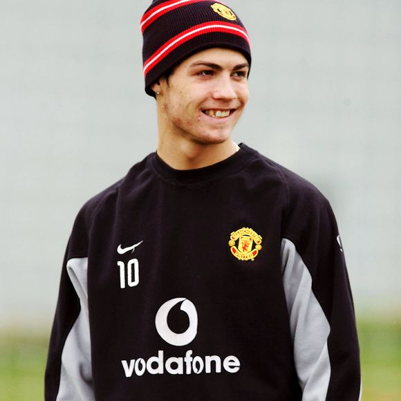 Cristiano Ronaldo dividia opiniões com sua beleza no início da carreira