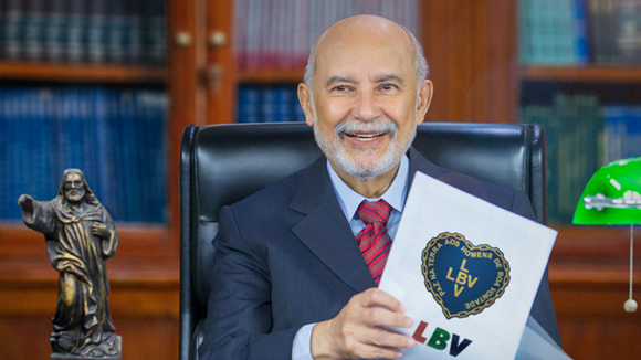 Morre Paiva Netto, da LBV: entidade já foi denunciada por ‘punir’ funcionários por falta de oração e exigir participação em cultos