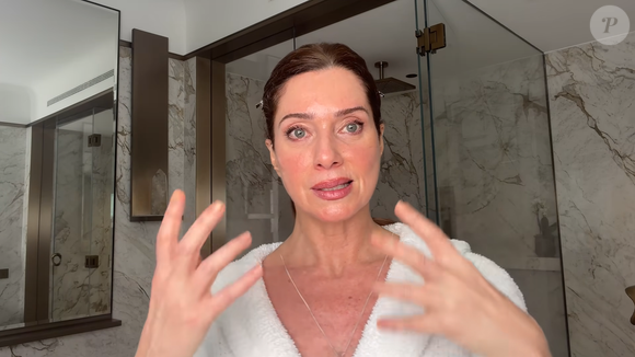 De acordo com a maquiadora Pilar Guillén, preparar a pele antes da maquiagem faz toda a diferença. Em peles maduras, essa etapa é especialmente importante porque, em geral, a pele fica mais seca com o passar dos anos e perde parte da luminosidade