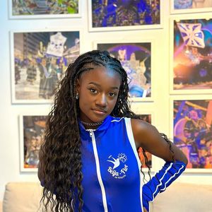 Aos 18 anos, Lorena Raissa emocionou o público ao desfilar grávida na Sapucaí