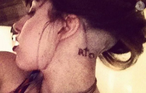 'Escrita por uma criança na favela': Lady Gaga revelou em 2017 a tatuagem em homenagem à capital carioca