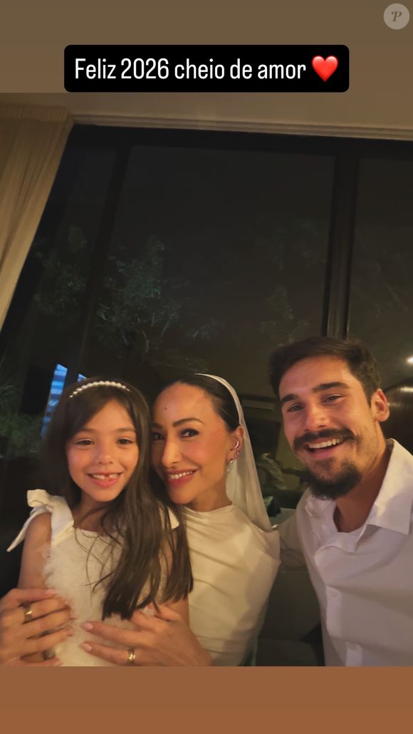 Nicolas Prattes mostra carinho por Zoe, filha de Sabrina Sato e Duda Nagle
