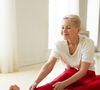 Yoga ajuda na mobilidade depois dos 60 anos