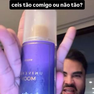 Lucas Guedez mostrou o perfume de Virgínia Fonseca usado para gravar o vídeo