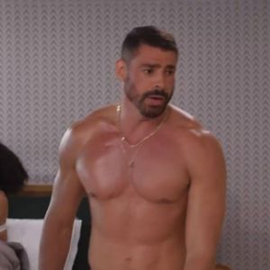 'Vale Tudo': Cauã Reymond não usou sunguinha cavada como na primeira versão