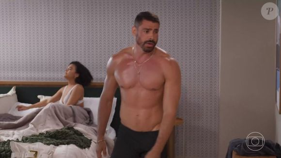 'Vale Tudo': Cauã Reymond não usou sunguinha cavada como na primeira versão