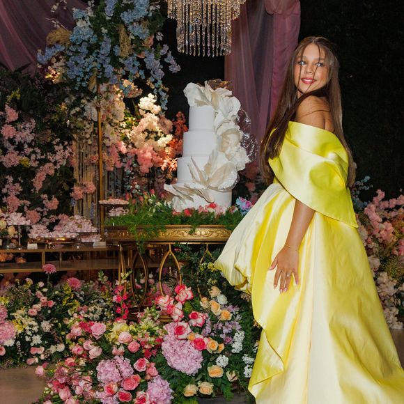Maria Sophia Costa, neta de Leonardo, completou 15 anos com um festão luxuoso na última quarta-feira (06)