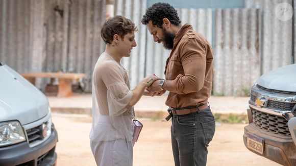 Kelvin e Ramiro conquistaram o público de ‘Terra e Paixão’ com uma história de amor que terminou em casamento. Quase três anos depois, o romance de Mau Mau e Felipe reacende o debate sobre beijos gays nas novelas