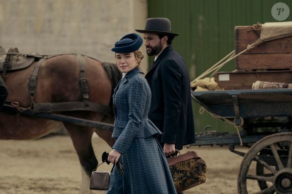 Baseada no romance épico de John Steinbeck, a série se junta a uma longa lista de adaptações de histórias de época que encontraram um público cativo na Netflix