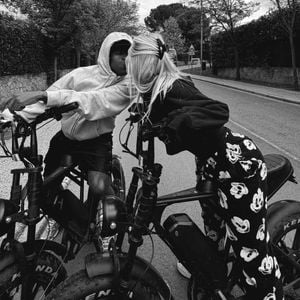 Virgínia Fonseca e Vini Jr. foram clicados aos beijos durante o passeio