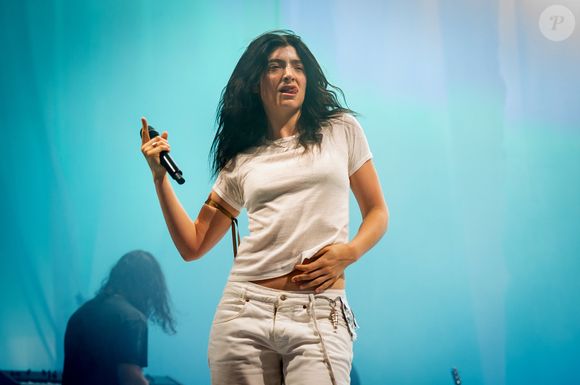 Com passagem marcada por São Paulo, fãs se perguntam: será que Lorde vai avaliar os anéis de cebola brasileiros?