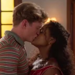 Pedro Novaes e Duda Santos em 'Garota do Momento'