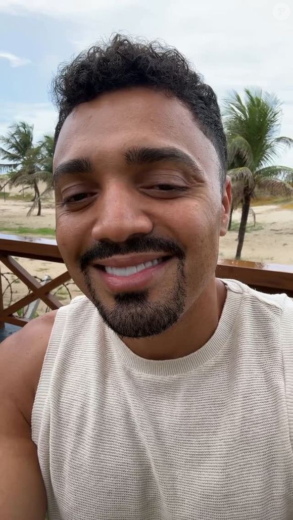 Tirullipa se diz ‘extremamente envergonhado’ e diz que o affair é ‘coisa do PASSADO’ (sim, em letras garrafais)