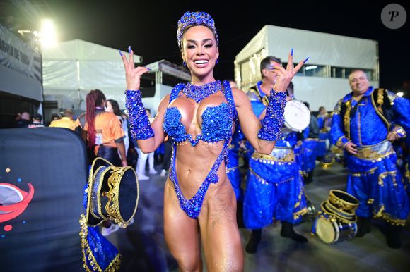 Carnaval 2025 em SP: Águia de Ouro trouxe Renata Spallicci como rainha de bateria, a única estreante neste ano