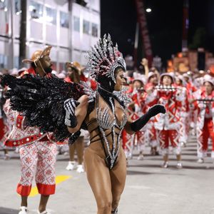 Beleza de Viviane Araújo rendeu elogios à atriz na web - Foto: Brazilnews/Agnews