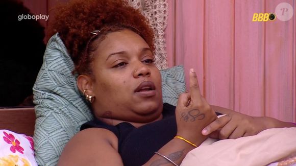 'BBB 25': Camilla chorou em desabafo com Diogo e garantiu respeitar Dona Vilma, mãe do ator