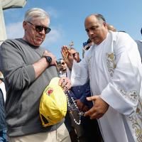 Pouca gente sabe, mas Carlo Ancelotti, técnico da Seleção Brasileira, tem um hábito religioso curioso envolvendo lesões de jogadores como Neymar
