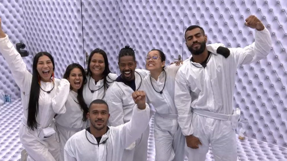 Até quando vai durar o Quarto Branco do 'BBB 26'? Confinados passam dias sem banho, sob ruídos constantes, e web fala em 'tortura'