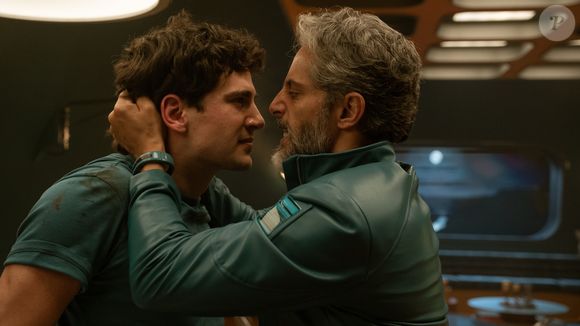 'O Refúgio Atômico' promete viciar do início ao fim com uma história apocalíptica que só a Netflix sabe fazer