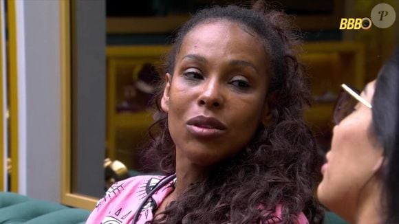 Há cerca de 2 semanas, Sol Vega disparou para Ana Paula: "Eu participei do reality e não bati em ninguém, agora você é diferente, né? Você estava falando: 'Vai bater em mim?' Agora você saiu do jogo por que?"