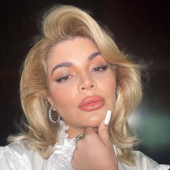 Logo Gkay aumentou consideravelmente seus lábios com preenchimentos labiais