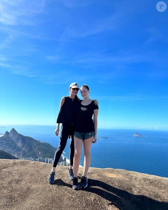 Namorada de Benício Huck, Luiza Burlamaqui costuma fazer passeios e viagens com a mãe, a influencer Juliana Lenz